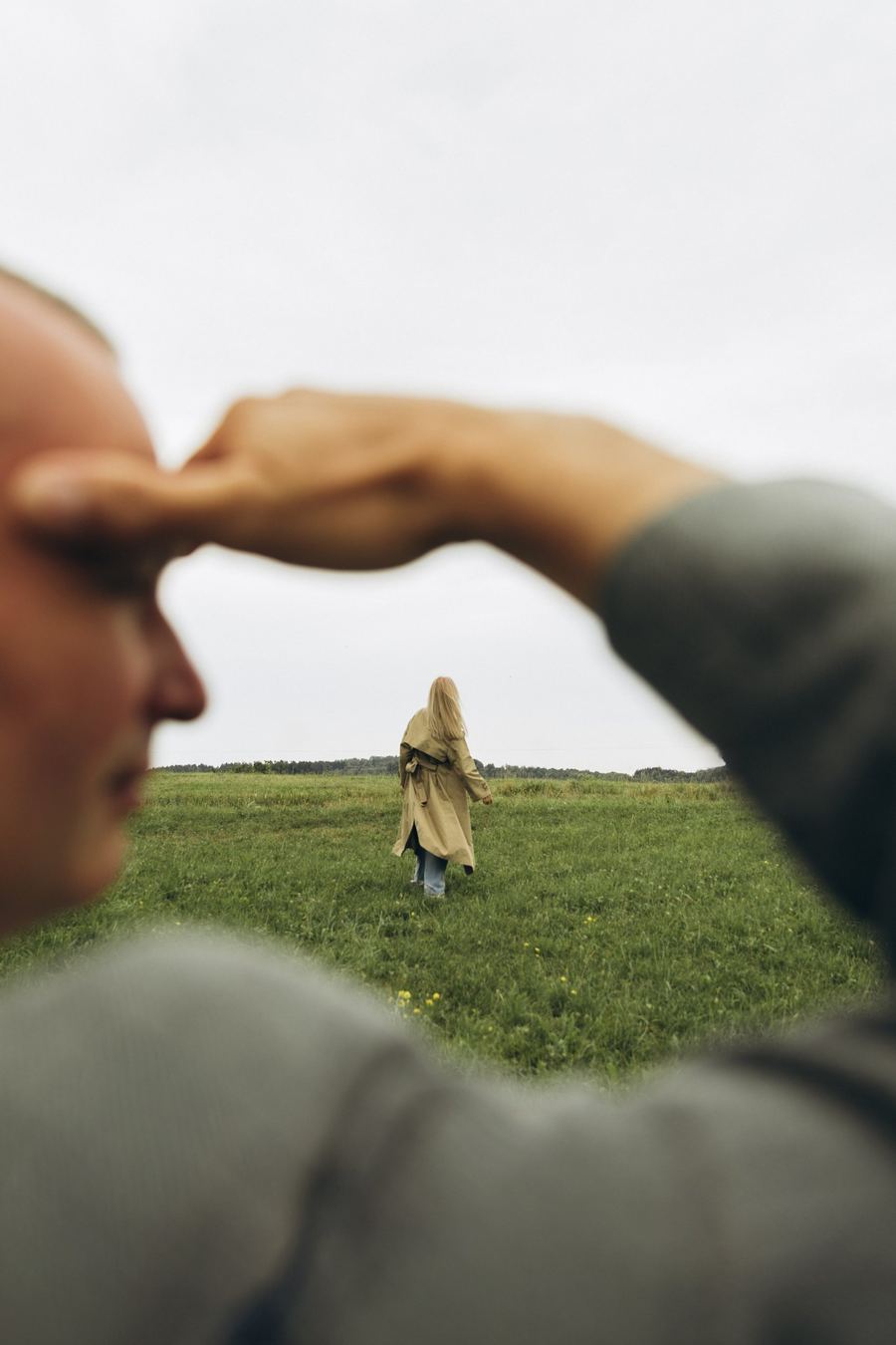 Paarfoto auf der Wiese, Love Story bei München